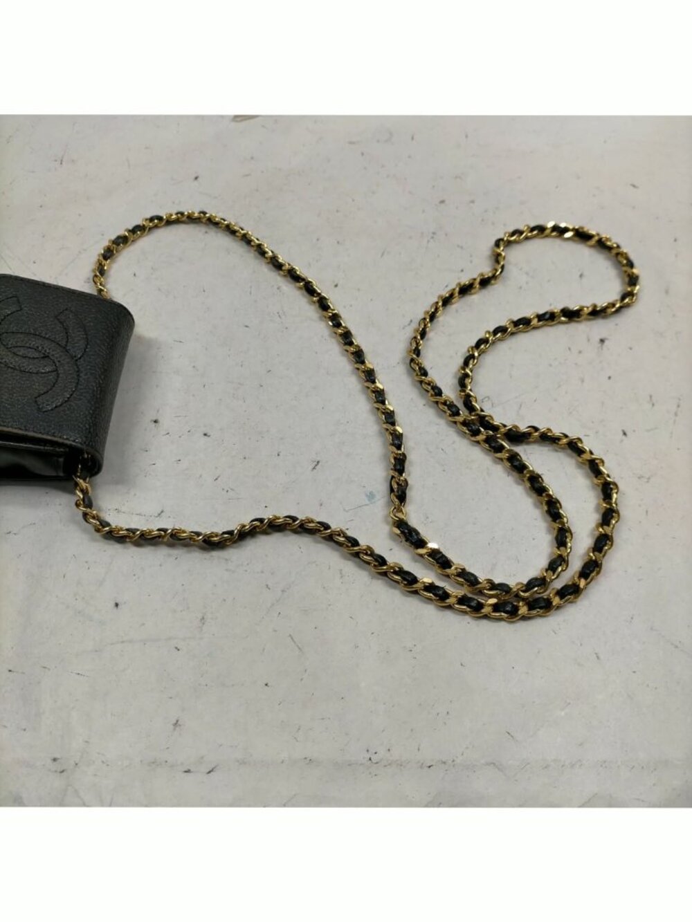 Authentic Chanel CC Logo Caviar Leather Phone Pouch Crossbody Bag - Picture 7 of 10